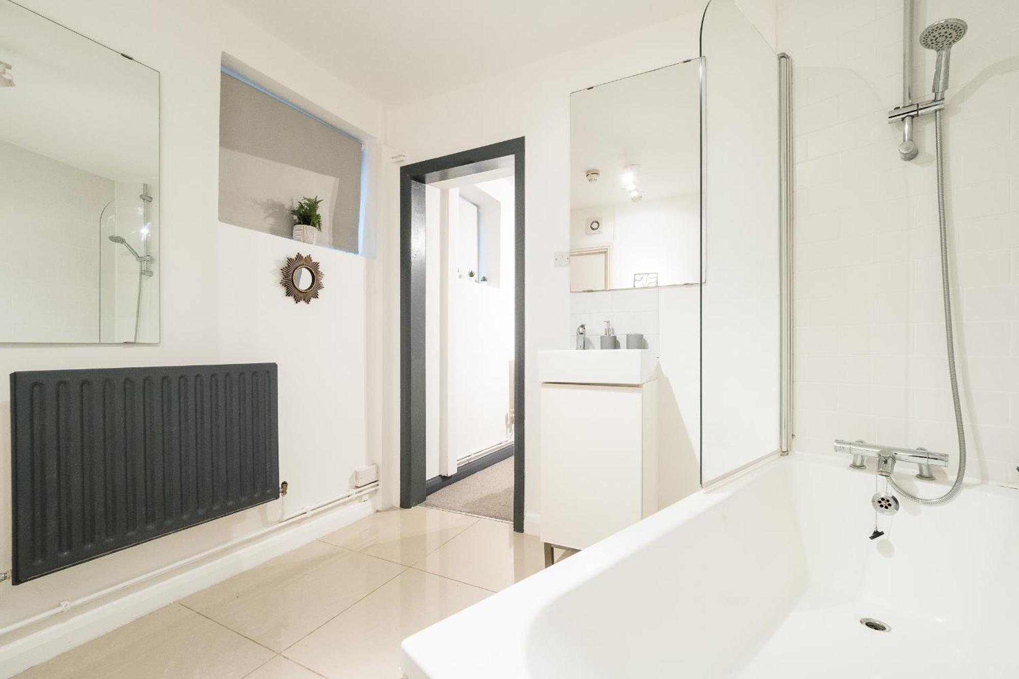 Spacious 6 Ensuite Bedroom House In Central Лондон Экстерьер фото