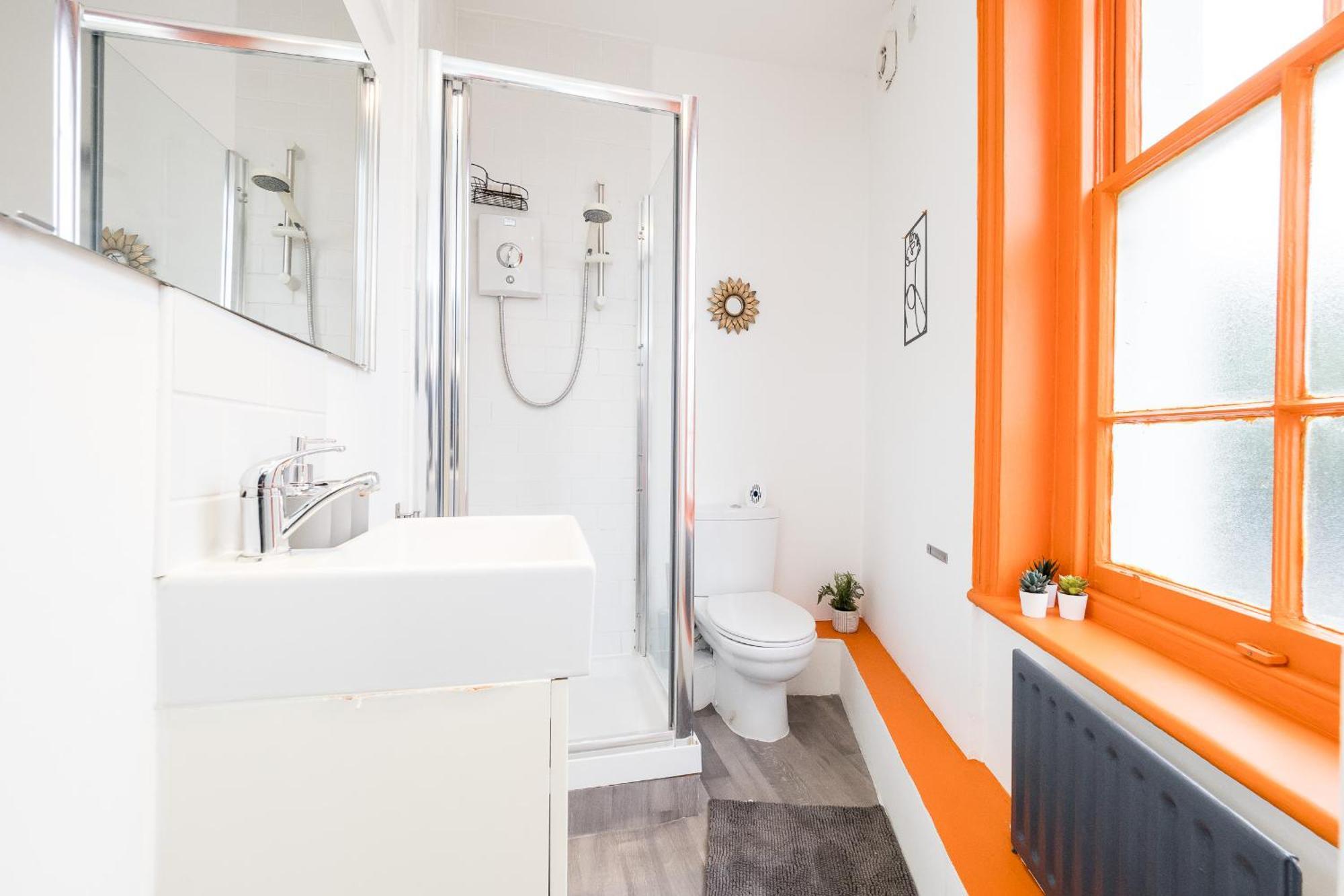 Spacious 6 Ensuite Bedroom House In Central Лондон Экстерьер фото
